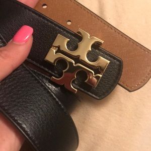 Tory Burch Reversible LOGO belt 1 1/2 inch Large